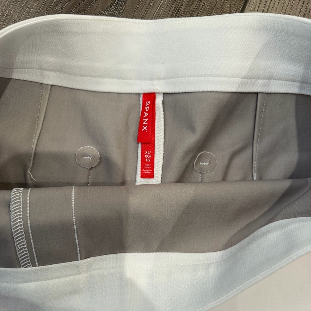SPANX High Waist Silver Lining 6”White Women's Shorts - Picture 4 of 4